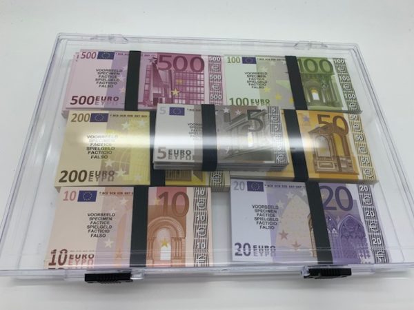 Euro Notes Class Set of 700 in a Storage Box